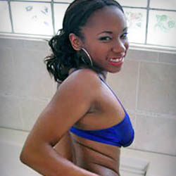 Ariel Alexus ( ) -  