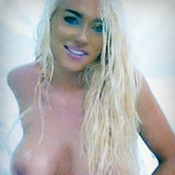 Courtney Stodden ( ) -  